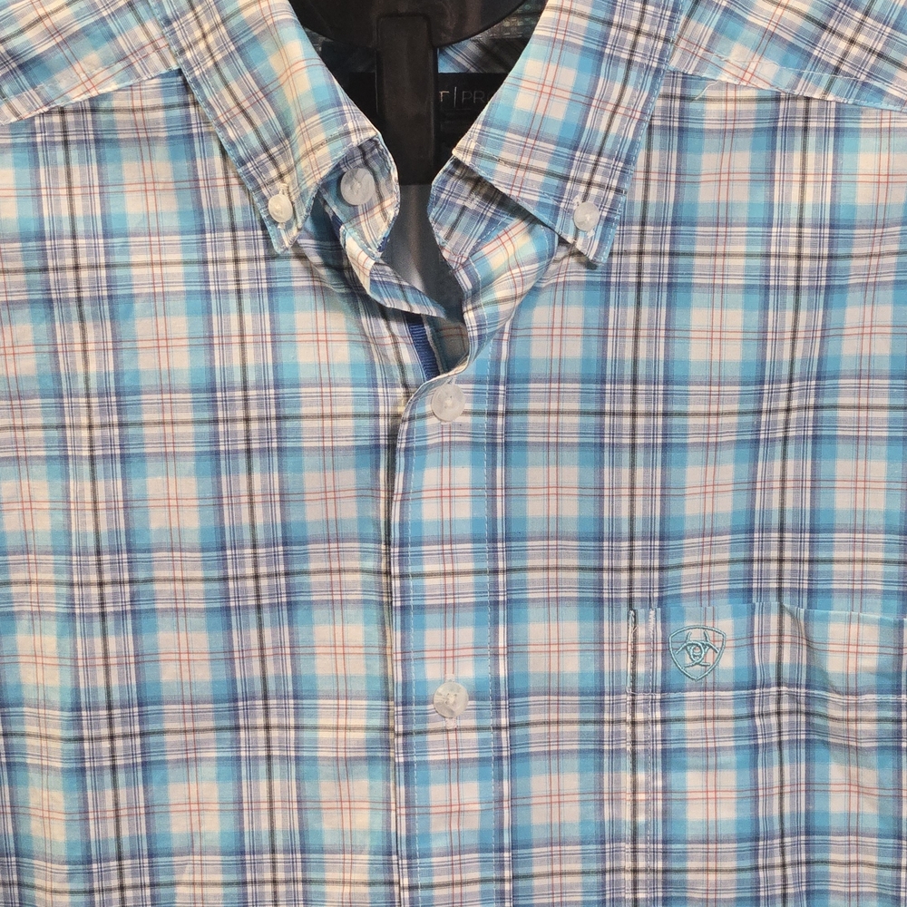 Ariat Pro Series Men's Baby Blue Plaid Long Sleeved Button Down Shirt SIZE L